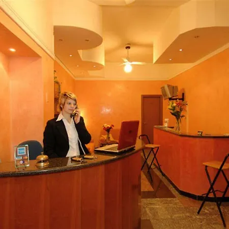 Valley Hotel *
