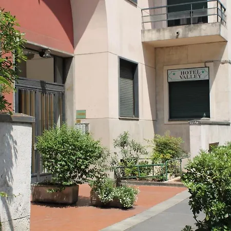 Valley Hotel *