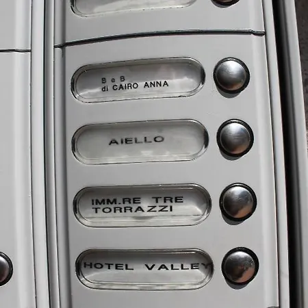 Valley Hotel *
